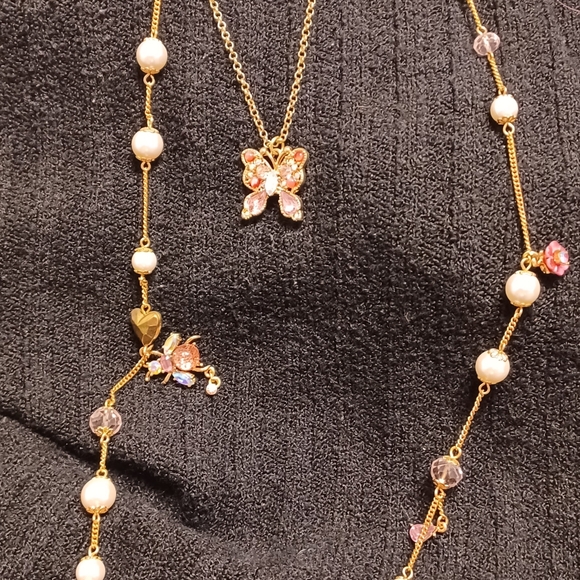 BETSEY JOHNSON PEARL AND BEE FLORAL LAYERED NECKLACE 🐝 - Picture 8 of 10